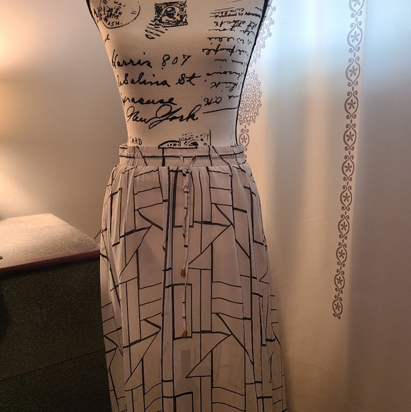 Worthington White Skirt PS - Picture 2 of 5